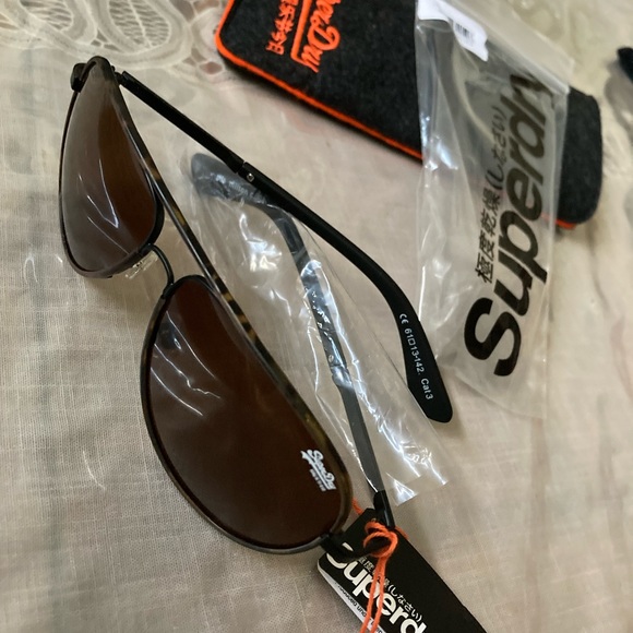 SUPERDRY Milton aviators.. new and unisex